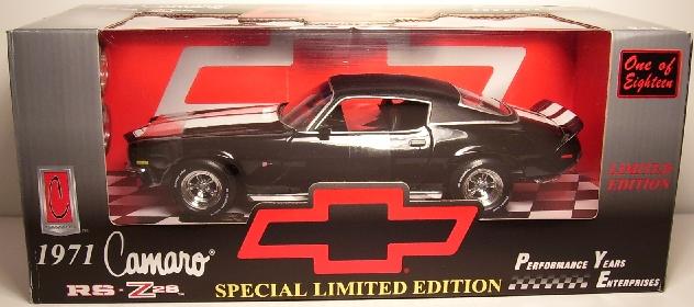 Black w/ Black Vinyl Top 1971 Camaro Z28 - 1/18